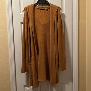 Women’s Hooded sweater with pockets size Large